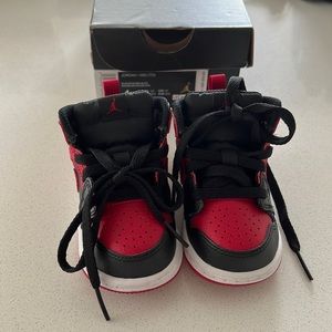 Jordan 1 Mid, Size 4c